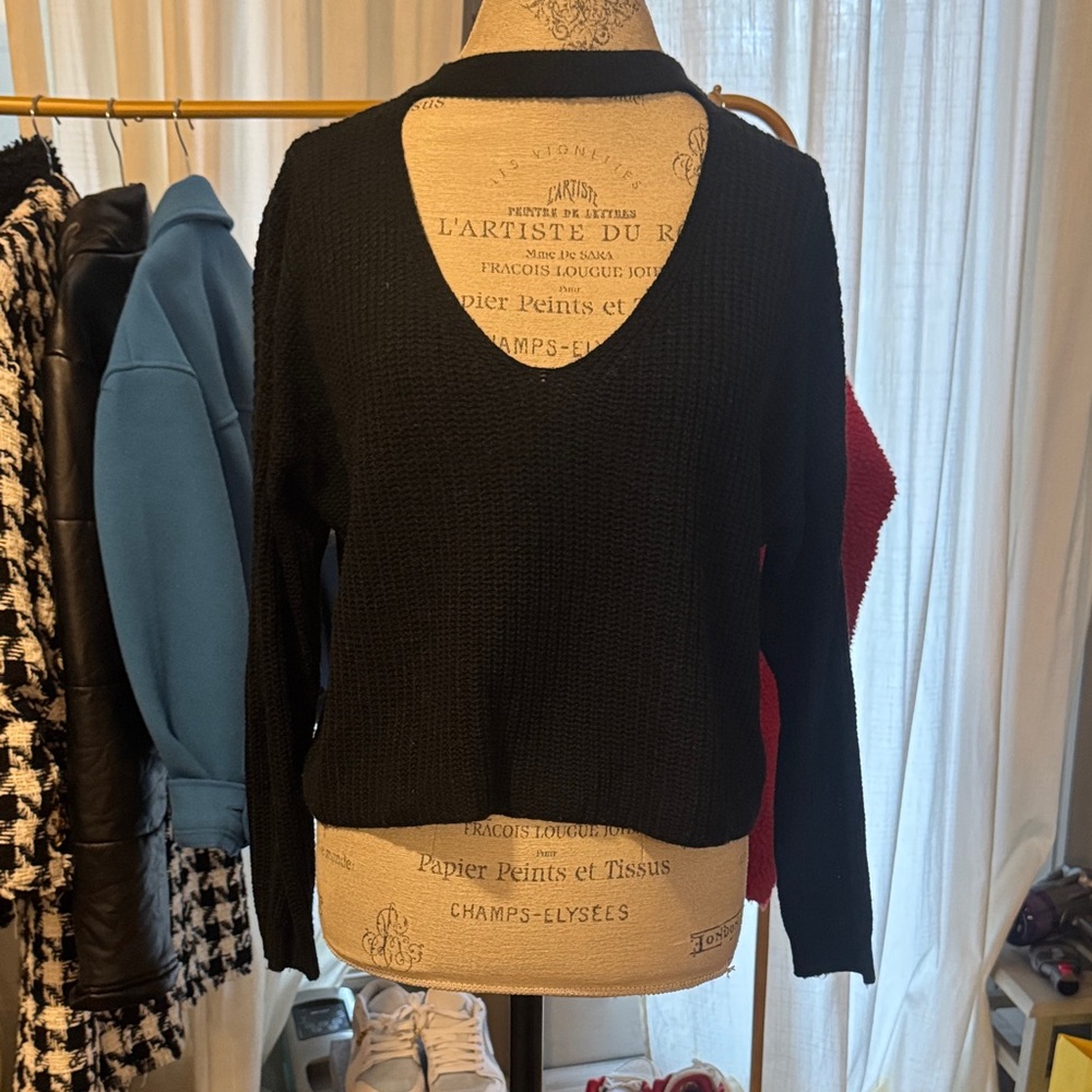 Lilyful Black V-Neck Women's Sweater Low Neckline Knit Longsleeve Top Small